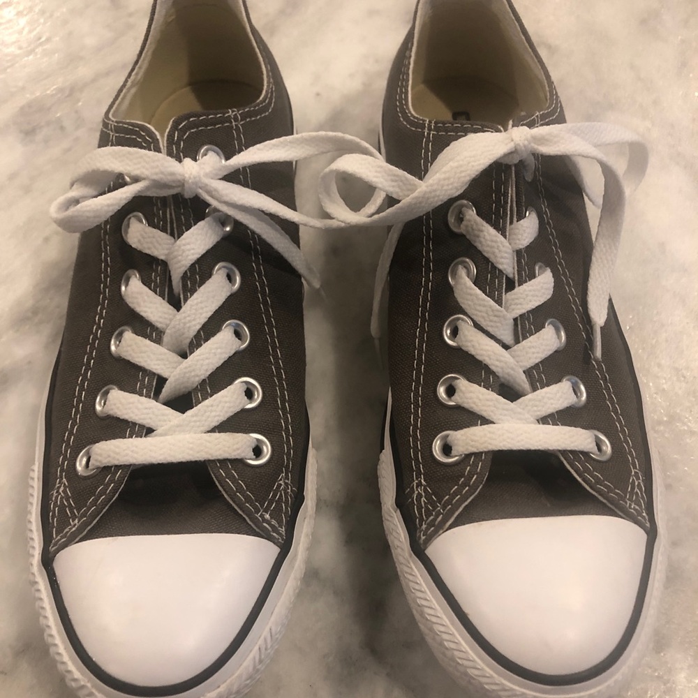 Converse low gray sneakers